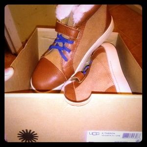 Ugg kids size 3